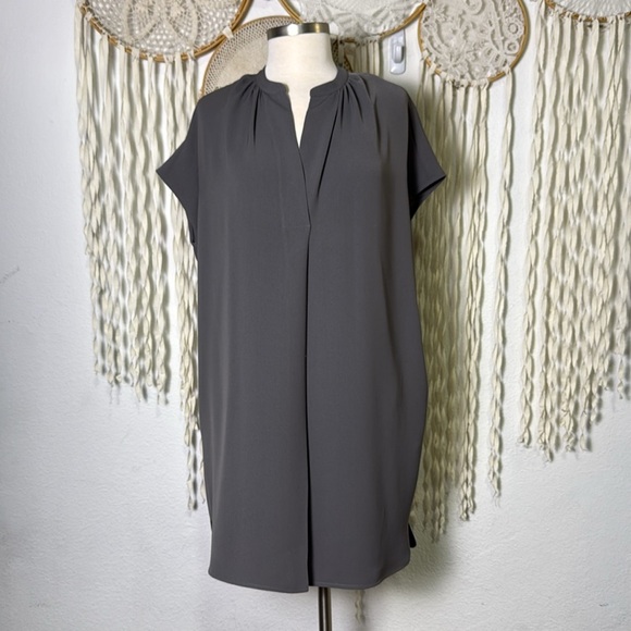 Vince Cap Sleeve Popover Shift Dress in Iron Gray Size Small - Picture 1 of 11
